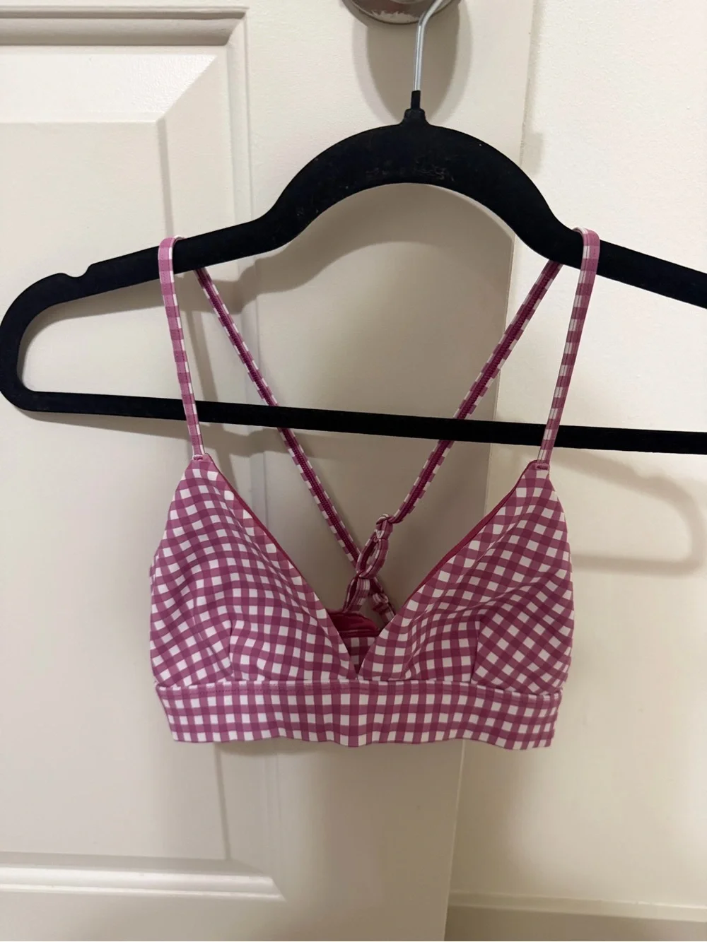 Alo Yoga X-Small Rasberry Gingham Sports Bra. 💕⚡️